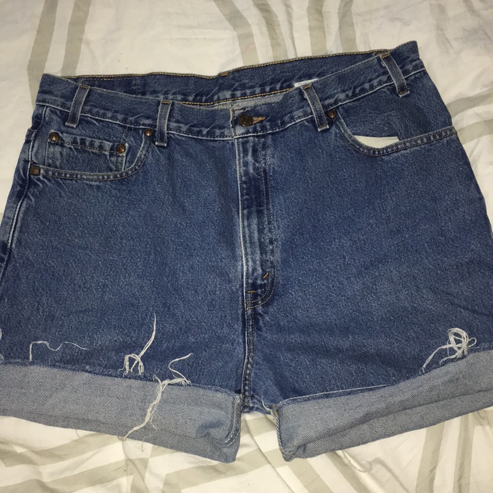 VINTAGE LEVIS SHORTS